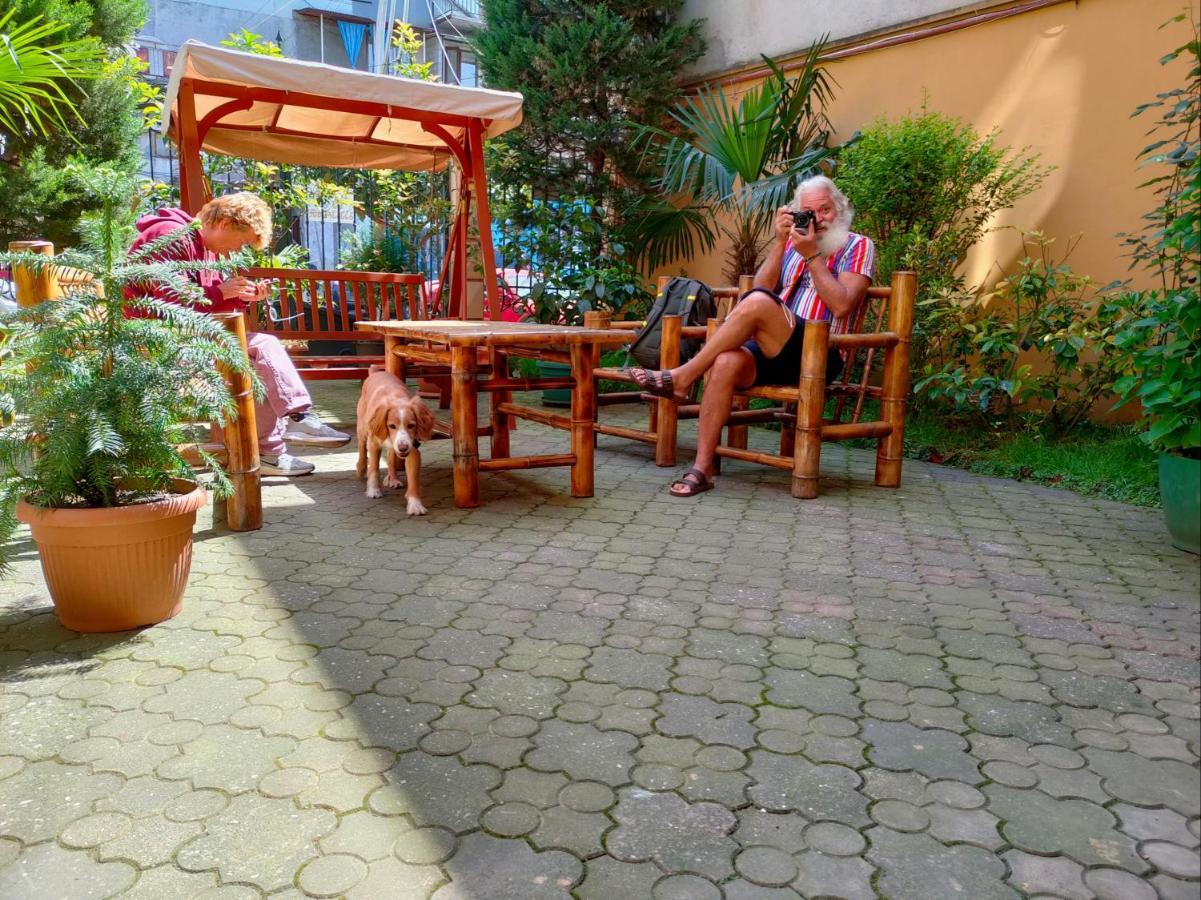 Batumi Sun Hostel Buitenkant foto