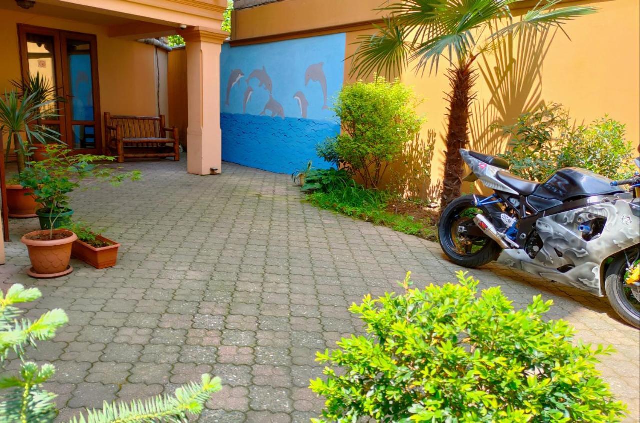 Batumi Sun Hostel Buitenkant foto