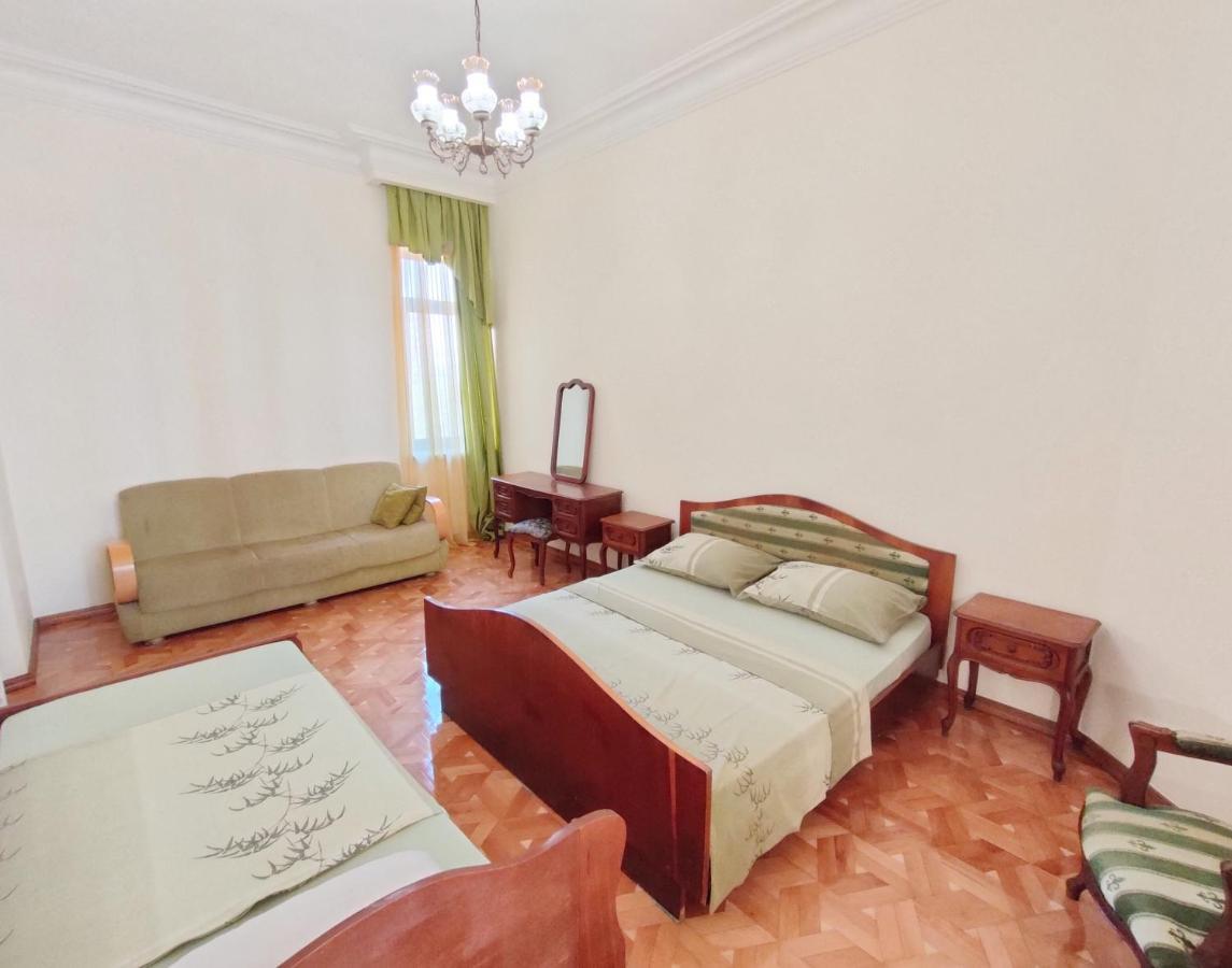 Batumi Sun Hostel Buitenkant foto
