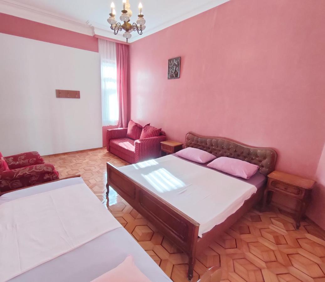 Batumi Sun Hostel Buitenkant foto
