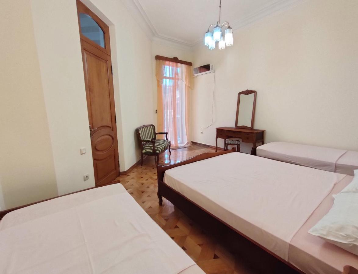 Batumi Sun Hostel Buitenkant foto