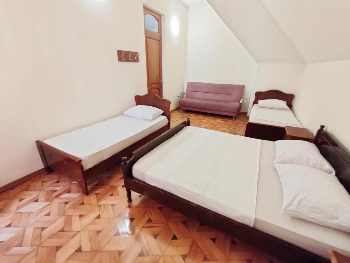 Batumi Sun Hostel Buitenkant foto