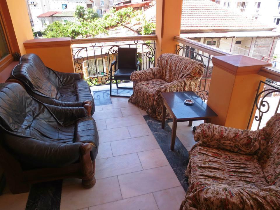 Batumi Sun Hostel Buitenkant foto