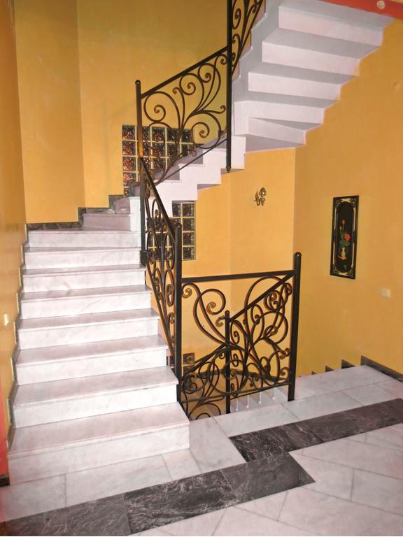 Batumi Sun Hostel Buitenkant foto
